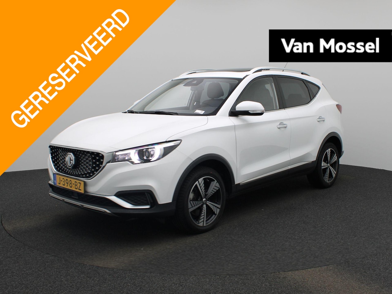 MG ZS - Luxury 45 kWh | Leder | Panoramadak | Apple CarPlay | Camera | Stoelverwarming | - AutoWereld.nl