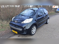 Peugeot 107 - 1.0-12V XR