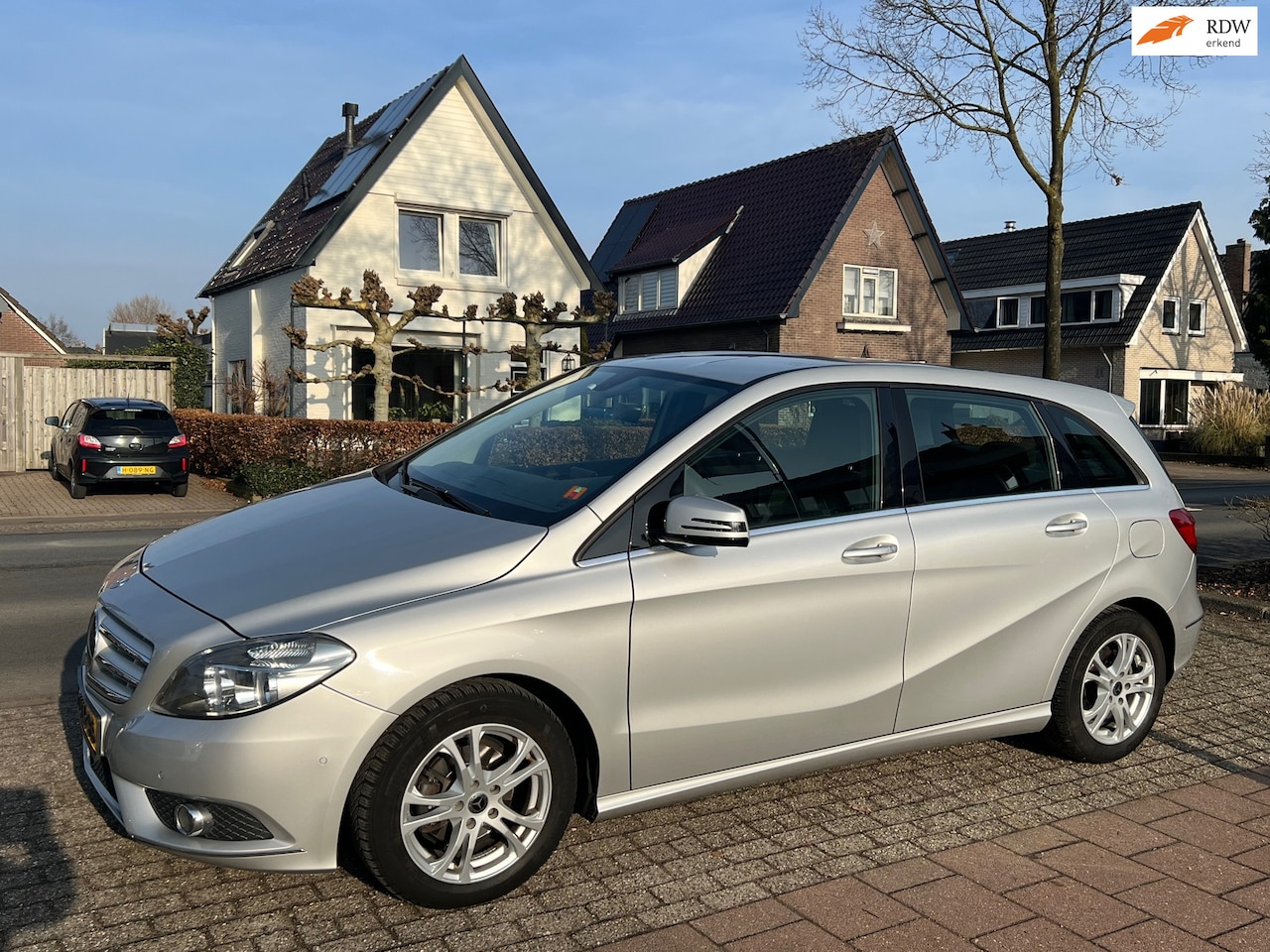 Mercedes-Benz B-klasse - 180 CDI Ambition Navigatie PDC APK T/M 11-2026!! - AutoWereld.nl