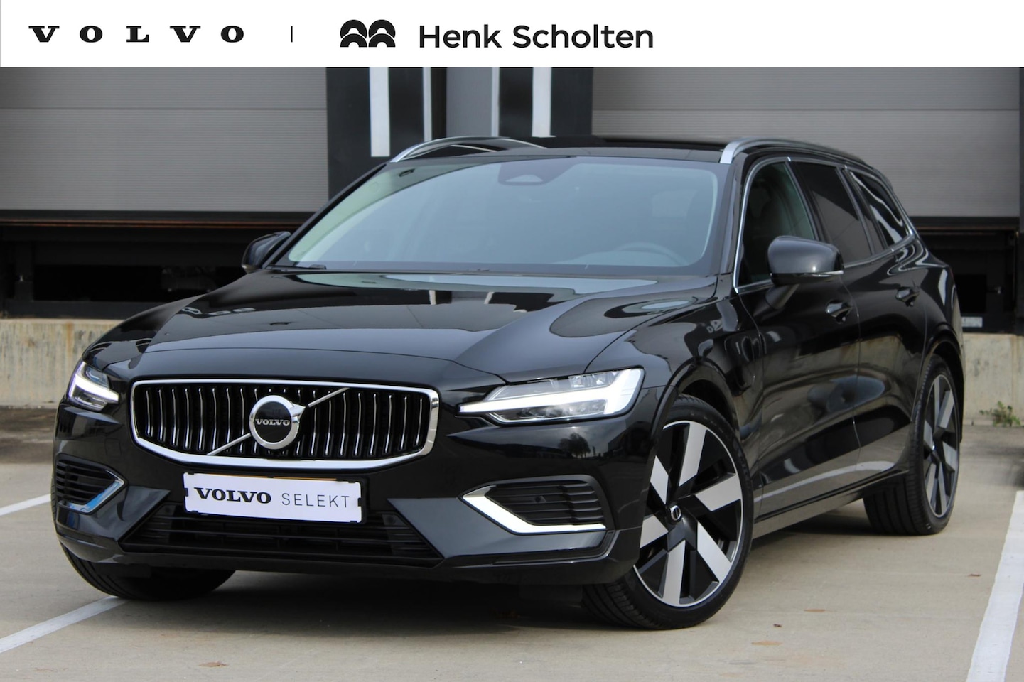 Volvo V60 - T6 Automaat Plug-in hybrid AWD Essential Edition | Verwarmbare voorstoelen + achterbank + - AutoWereld.nl