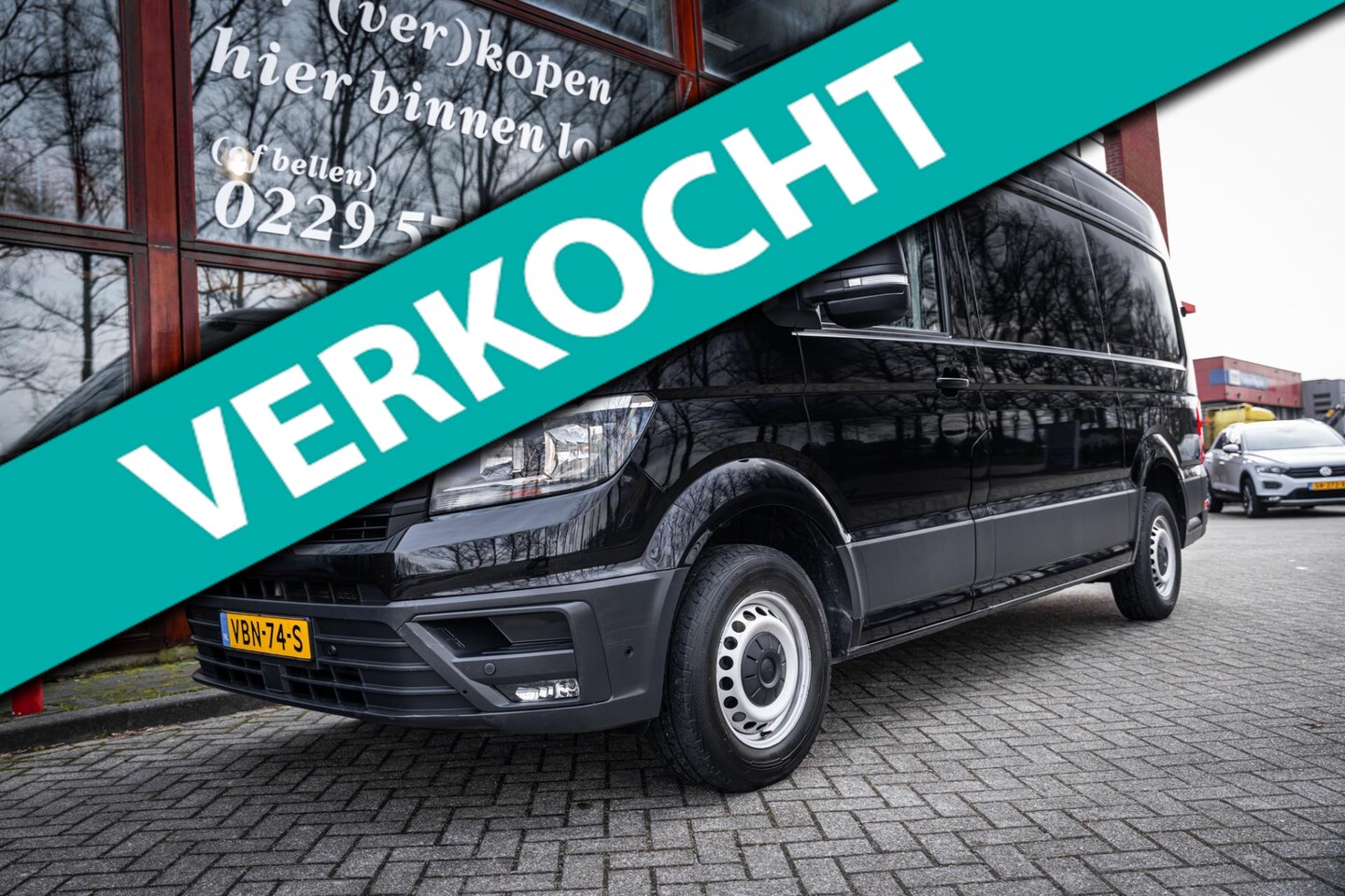 Volkswagen Crafter - 35 2.0 TDI L3H3 Highline | Automaat | App-Connect | Cruise control | Trekhaak | Parkeer ca - AutoWereld.nl
