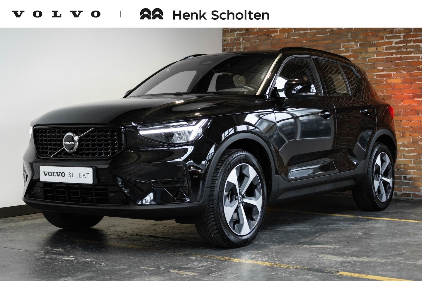 Volvo XC40 - B4 Plus Dark | Trekhaak Semi-elektrisch | Adaptieve Cruise Control | Pilot Assist | Verwar - AutoWereld.nl