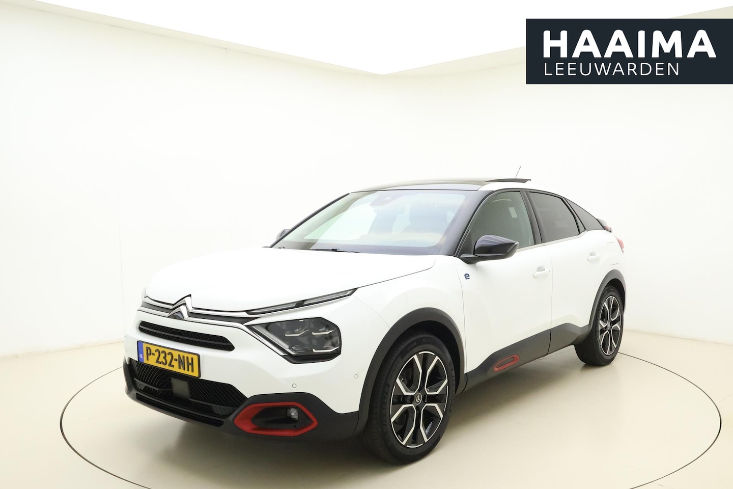 Citroën Ë-C4 - Shine 50 kWh | Panoramisch schuif/kanteldak | Navigatie | Lederen bekleding | Stoelverwarm - AutoWereld.nl