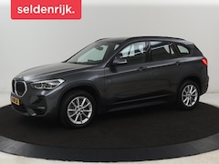 BMW X1 - sDrive20i Executive | Sportstoelen | Head-Up | Full LED | Navigatie | DAB | Climate contro
