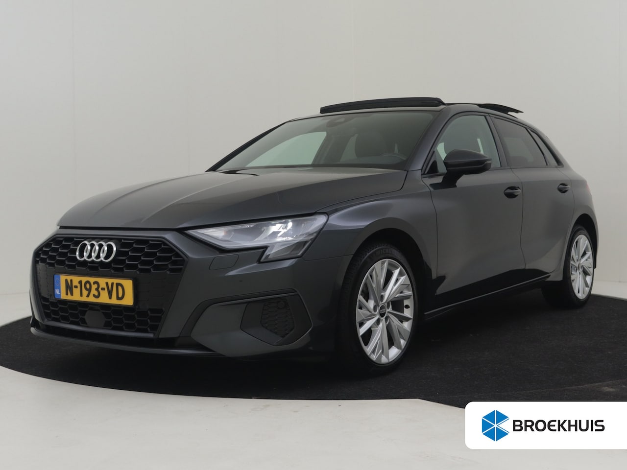 Audi A3 Sportback - 35 TFSI Advanced edition 150Pk DSG/AUTO | Elektrisch glazen panorama dak | Stoelverwarming - AutoWereld.nl