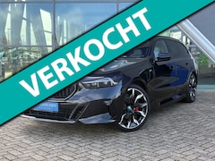 BMW 5-serie Touring - 530e M sport Pro 293pk Panoramadak / Trekhaak / Stoelventilatie / Laser Lichten