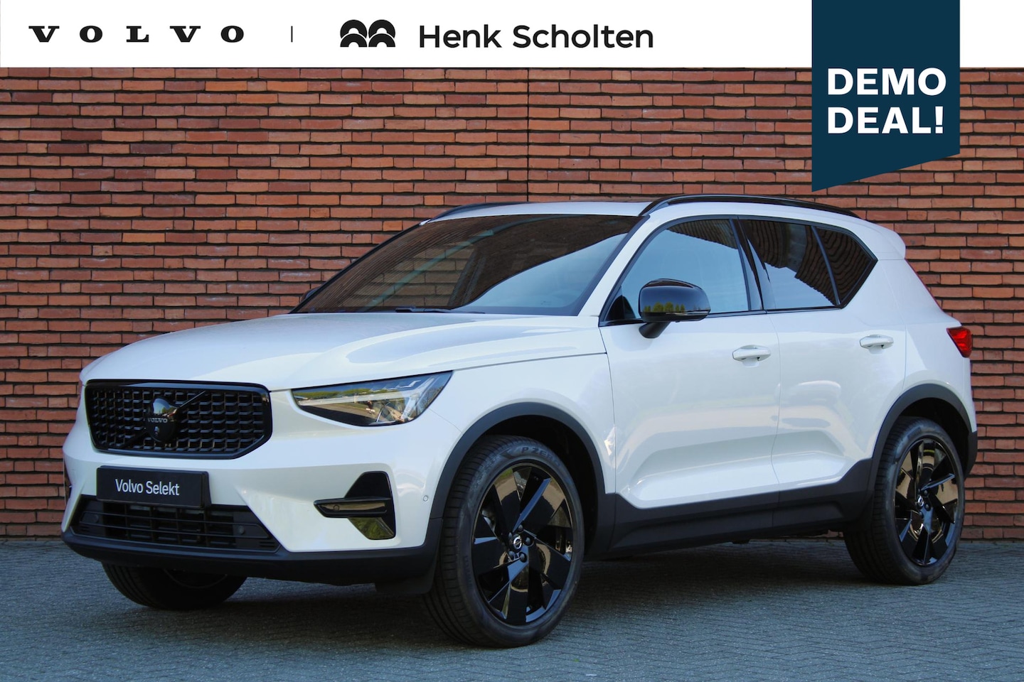 Volvo XC40 - B4 Mild Hybrid Plus Black Edition | Panoramisch Schuif-/Kanteldak | Connect Mictrotech/Nub - AutoWereld.nl