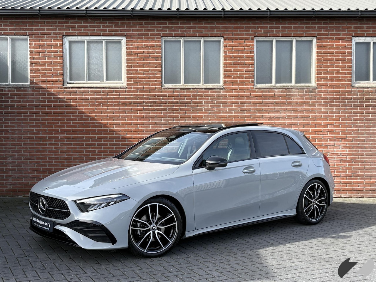 Mercedes-Benz A-klasse - 200 AMG |Pano|Trekhaak|Camera| - AutoWereld.nl