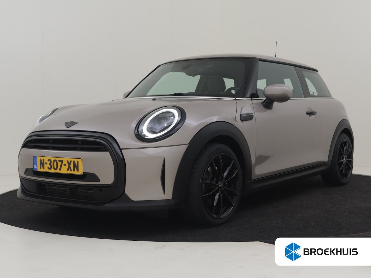 MINI One - Mini 1.5 Classic | Cruise control | Navigatie | Parkeer sensor achter | DAB | Keyless star - AutoWereld.nl