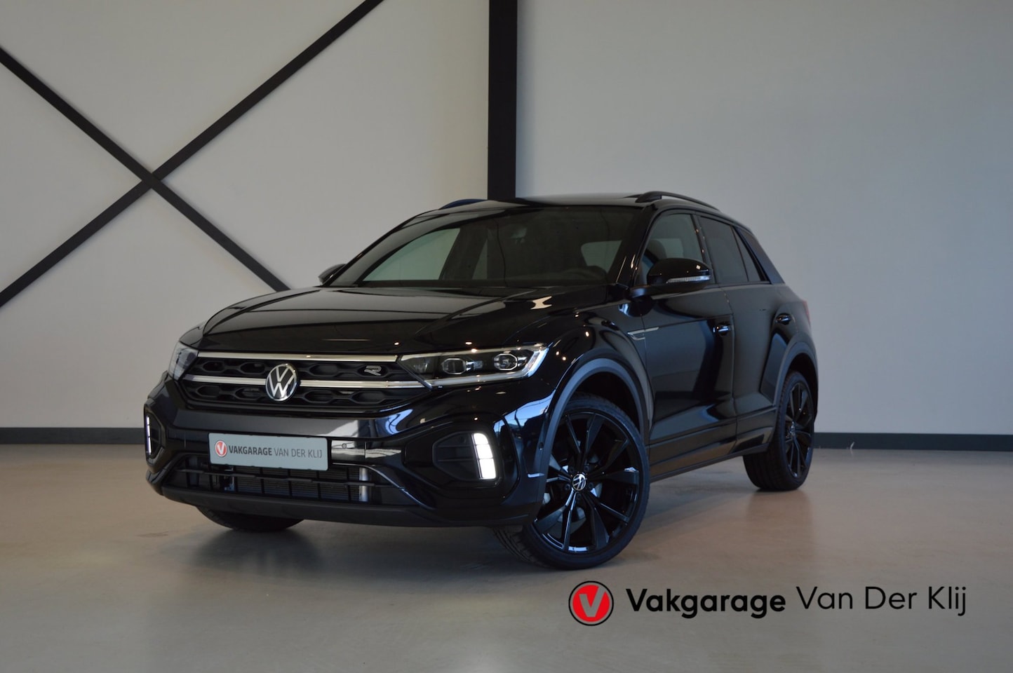 Volkswagen T-Roc - 1.5 TSI R-Line | Panorama | IQ Light | ACC | Camera | 19" | IQ Drive | Stoel/Stuuverw. | - AutoWereld.nl