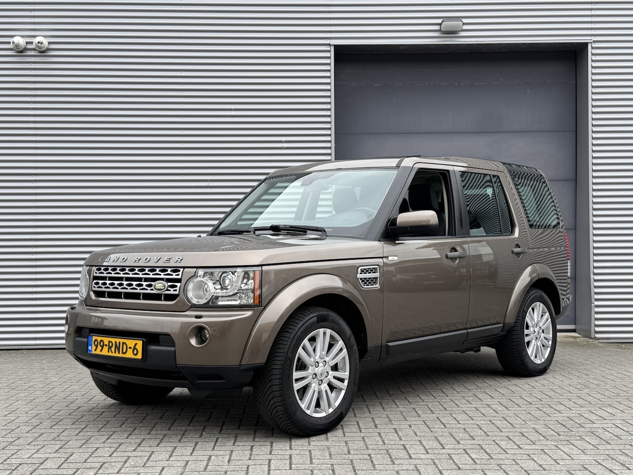 Land Rover Discovery - 3.0 SDV6 HSE I Aut. I 7 Pers. I Navi I Leder I Schuifdak - AutoWereld.nl
