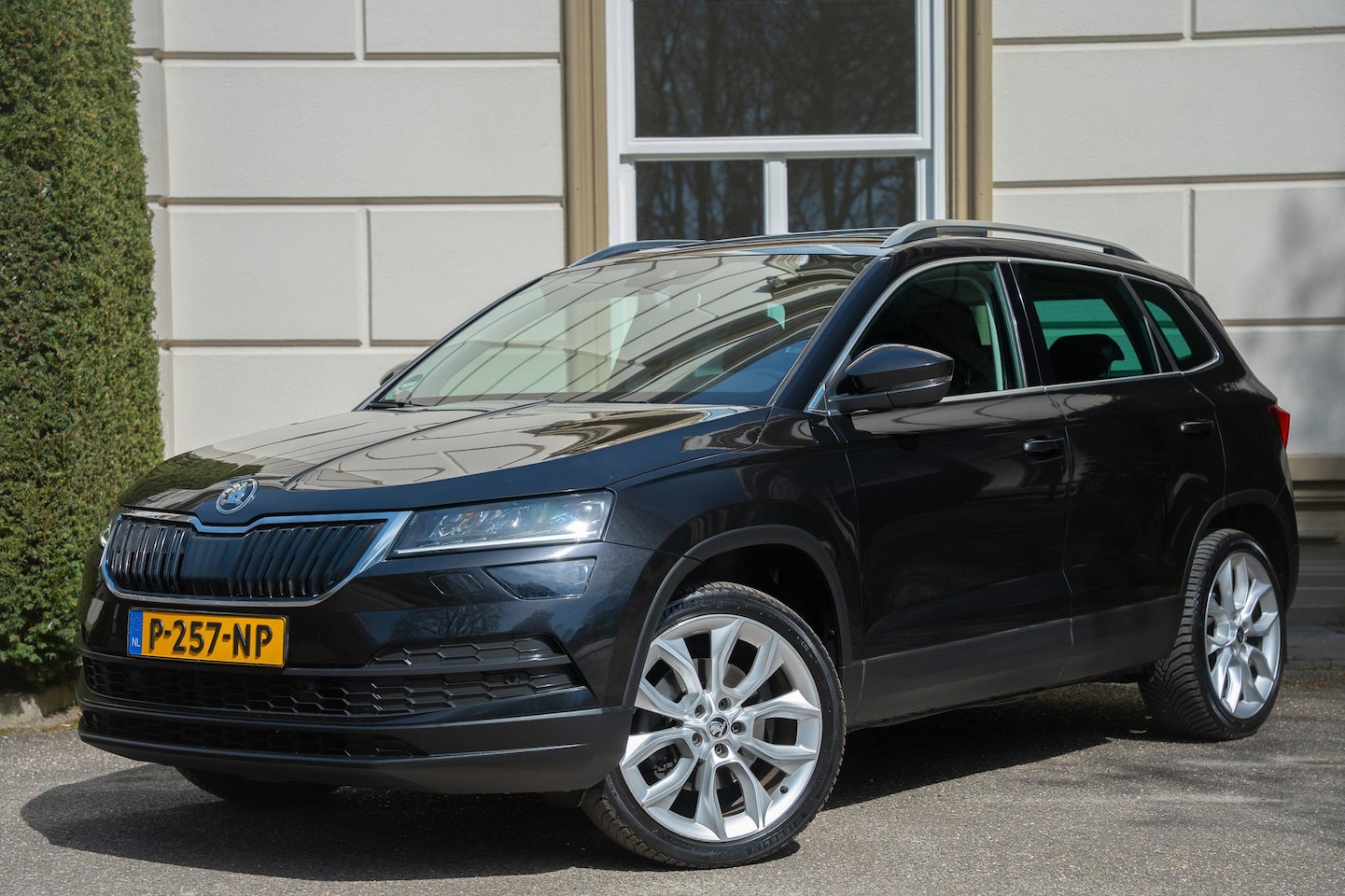 Skoda Karoq - 1.5 TSI ACT Style TREKHAAK | PANO | LEDER | STANDKACHEL | MEMORY | DEALER ONDERHOUDEN - AutoWereld.nl