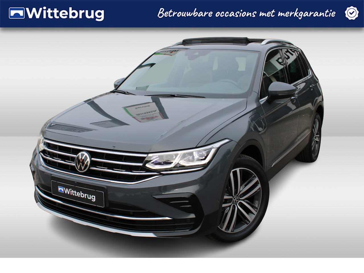 Volkswagen Tiguan - 1.4 TSI eHybrid 245pk Elegance DSG Automaat / Panoramadak / Leder / 360 Camera / LM 19 inc - AutoWereld.nl