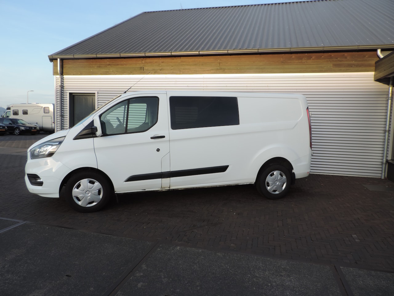 Ford Transit Custom - 320 2.0 TDCI L2H1 Trend DC 320 2.0 TDCI L2H1 Trend DC - AutoWereld.nl