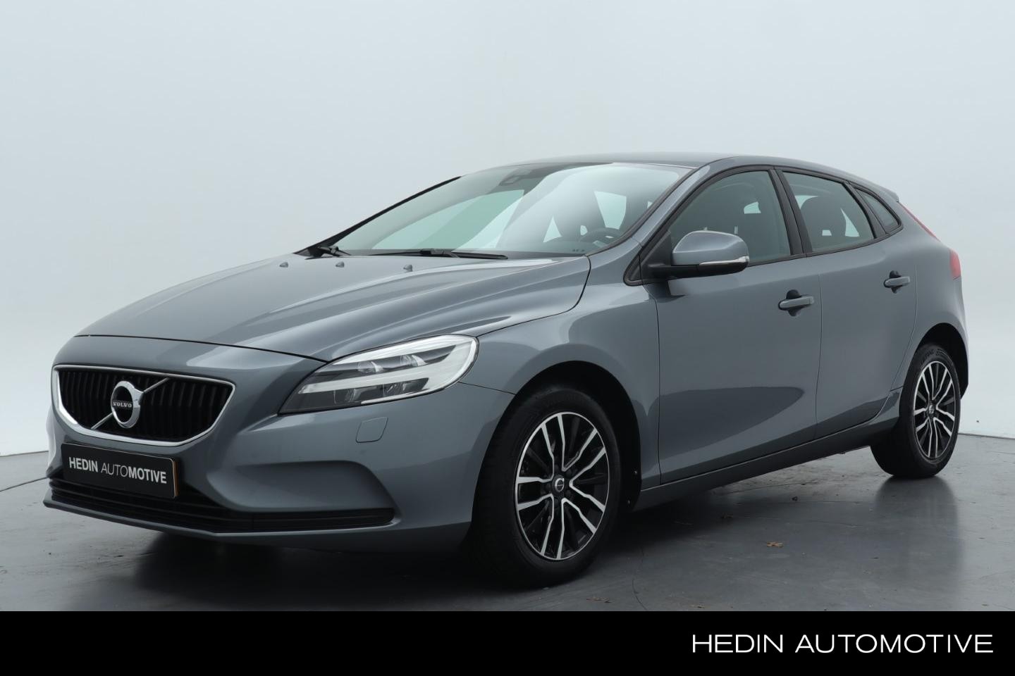 Volvo V40 - 2.0 T2 Momentum | Trekhaak - AutoWereld.nl