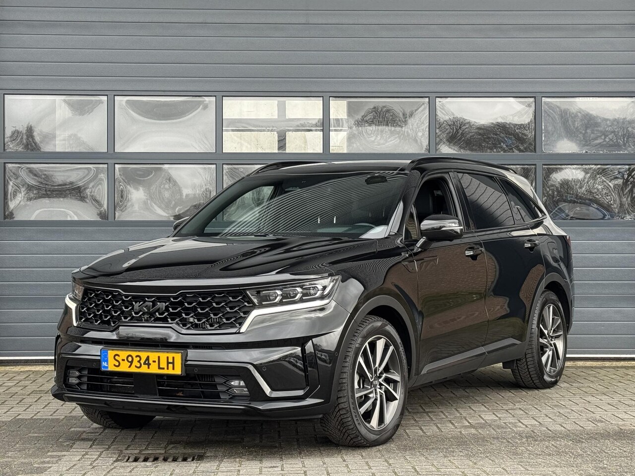Kia Sorento - 1.6 T-GDI PLUG-IN HYBRID 4WD EXECUTIVELINE 7-PERS I TREKHAAK I LEDEREN BEKLEDING I SCHUIFD - AutoWereld.nl
