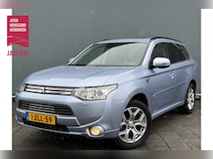 Mitsubishi Outlander - BWJ 2015 | 2.0 PHEV 203PK instyle+ | TREKHAAK | SCHUIFDAK | LEER | CAMERA A | PDC 2X | CLI