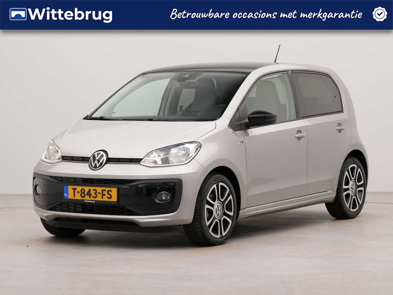 Volkswagen Up! - 1.0 R-Line Bluetooth | Camera & parkeersensoren | Cruise controle | - AutoWereld.nl