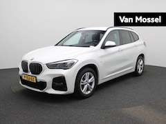 BMW X1 - sDrive18i High Executive | M-SPORT | CAMERA | NAVIGATIE | SFEERVERLICHTING | STOELVERWARMI