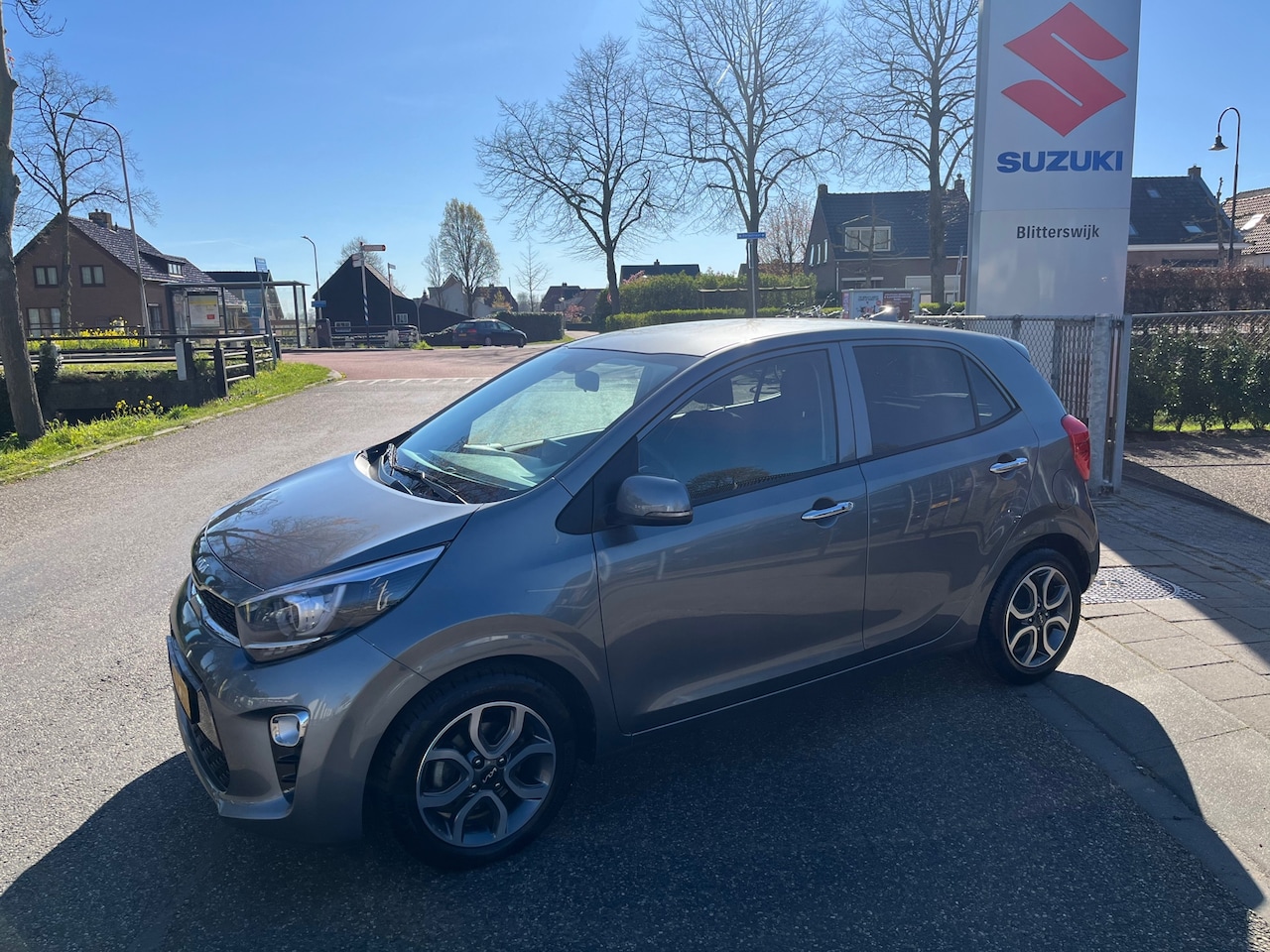 Kia Picanto - 1.0 DPi DynamicPlusLine AUTOMAAT // Slechts 17.000 KM // Trekhaak // Rijklaarprijs! - AutoWereld.nl