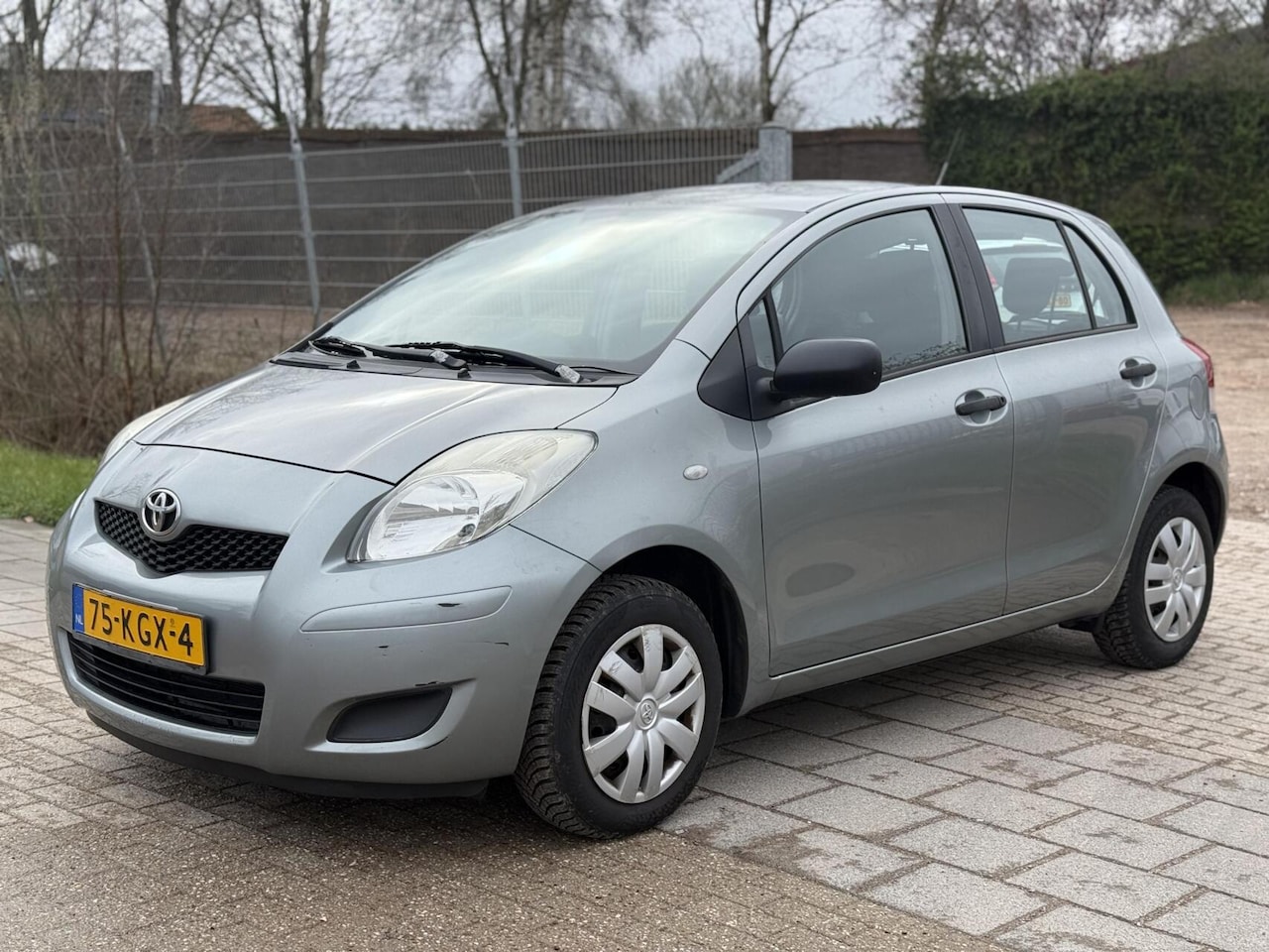 Toyota Yaris - 1.0 VVTi Acces AIRCO ELEKPAKKET TREKHAAK - AutoWereld.nl