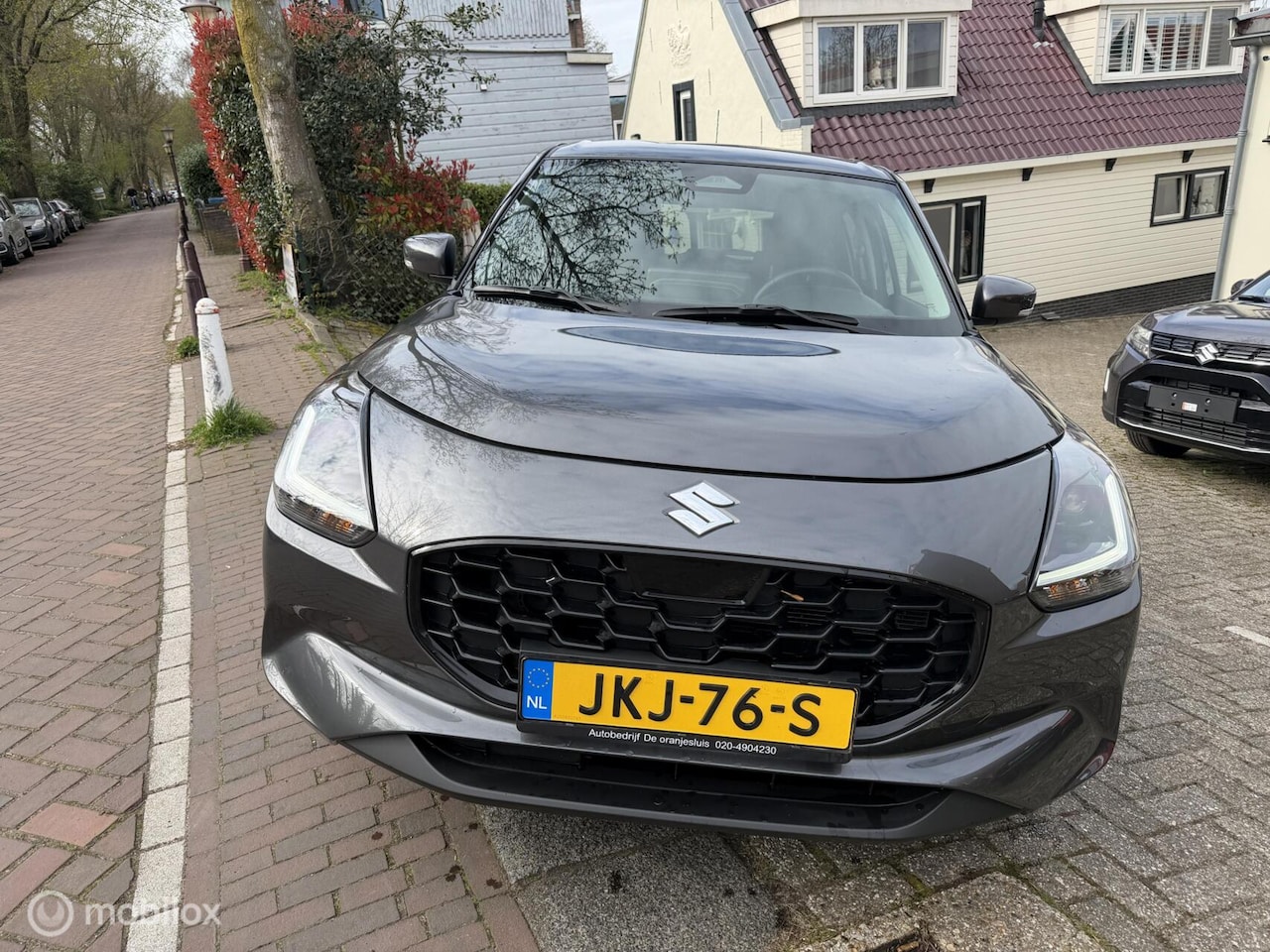 Suzuki Swift - 1.2 Style Smart Hybrid 1.2 Style Smart Hybrid - AutoWereld.nl