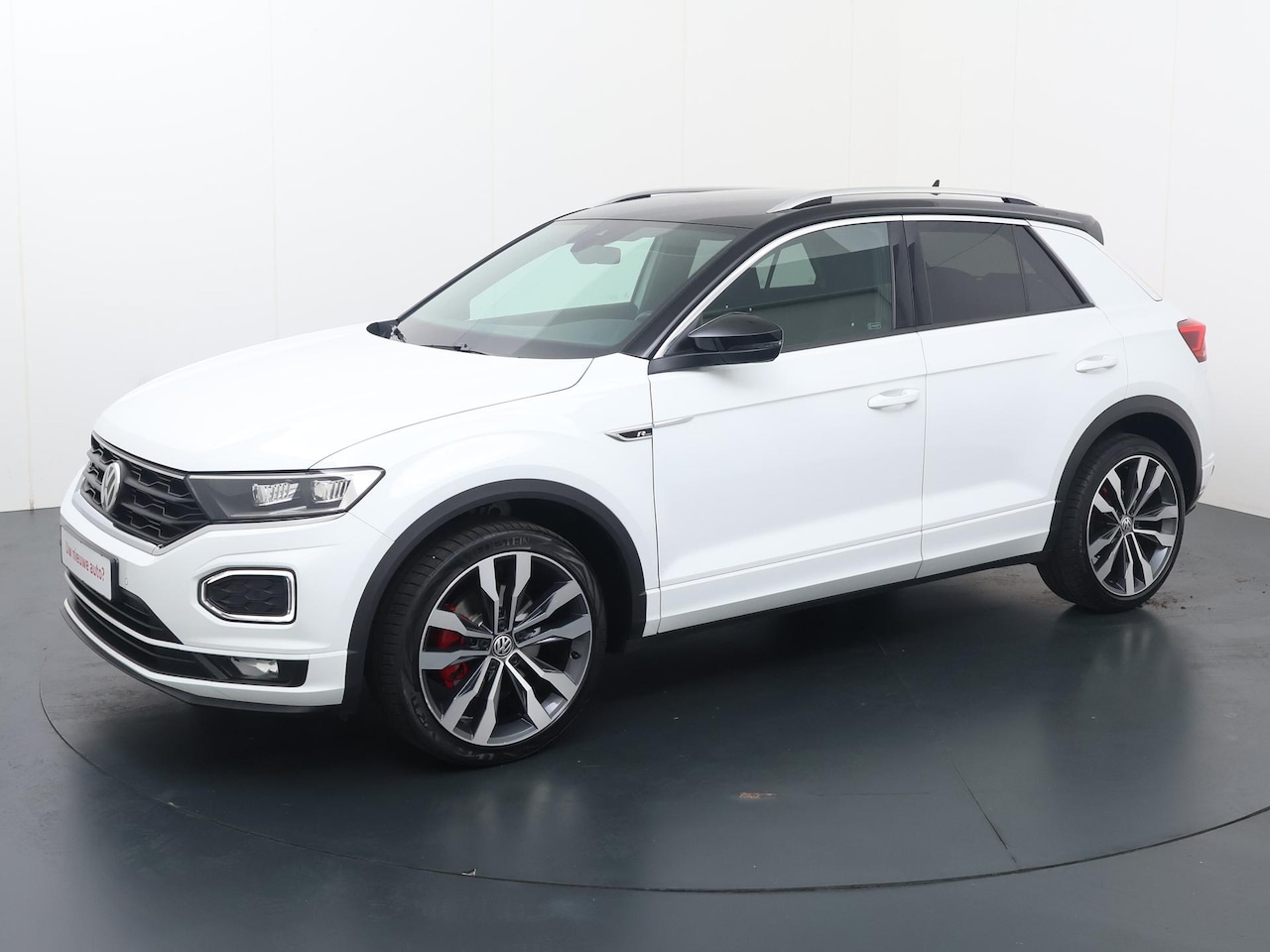 Volkswagen T-Roc - 1.5 TSI Sport Business R | 150 PK | Adaptive cruise control | 19" LM velgen | LED verlicht - AutoWereld.nl