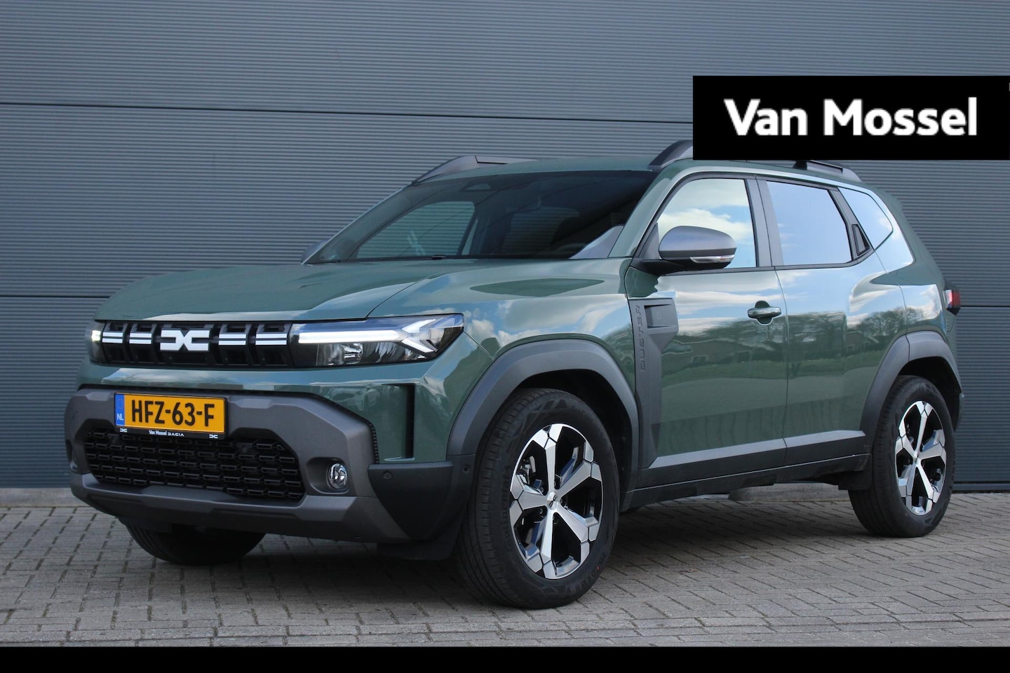 Dacia Duster - 1.6 Hybrid 140Pk Journey | Navigatie | Stoelverwarming | Camera Rondom | Parkeersensoren | - AutoWereld.nl