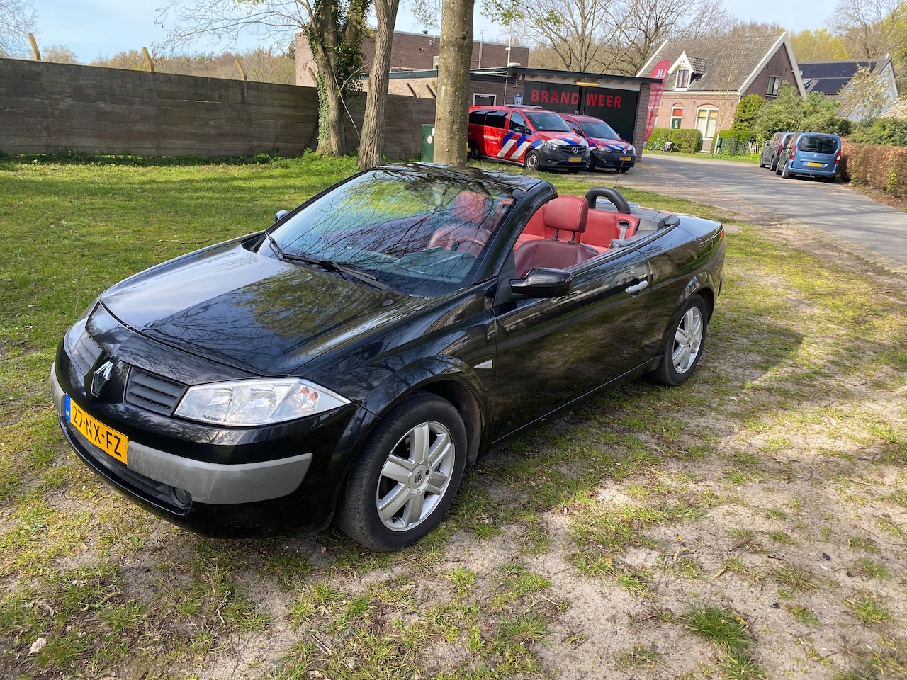 Renault Mégane coupé cabriolet - 2.0-16V Privilège Luxe Leer en APK tm november - AutoWereld.nl