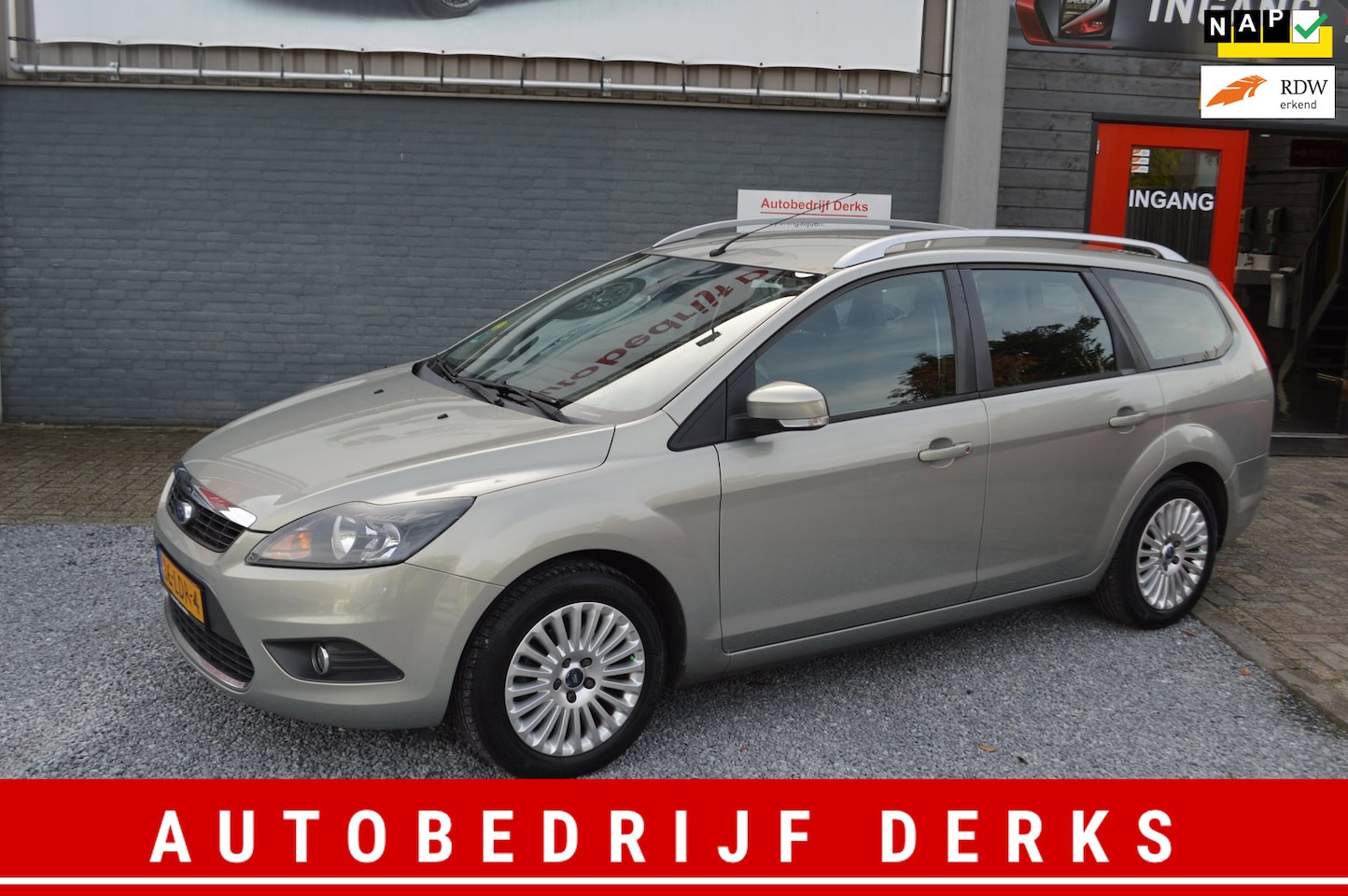 Ford Focus Wagon - 1.8 Limited Airco Navi 5Drs PDC Sport Trekhaak - AutoWereld.nl