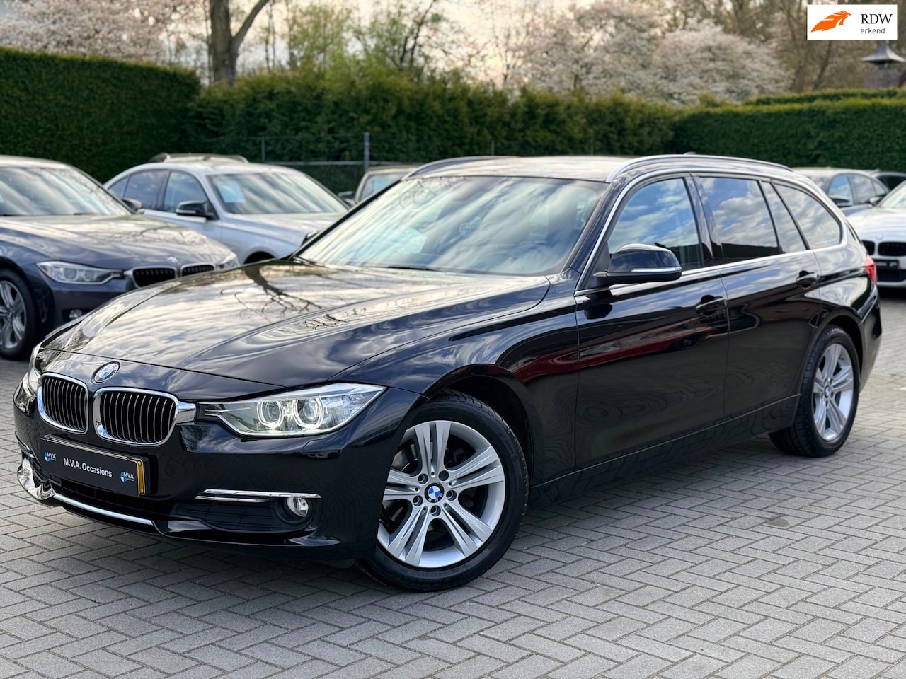 BMW 3-serie Touring - 316i High Executive Luxury Line|Nieuwe Ketting + Klepseals|Sport|Leder|Navigatie|Cruise co - AutoWereld.nl