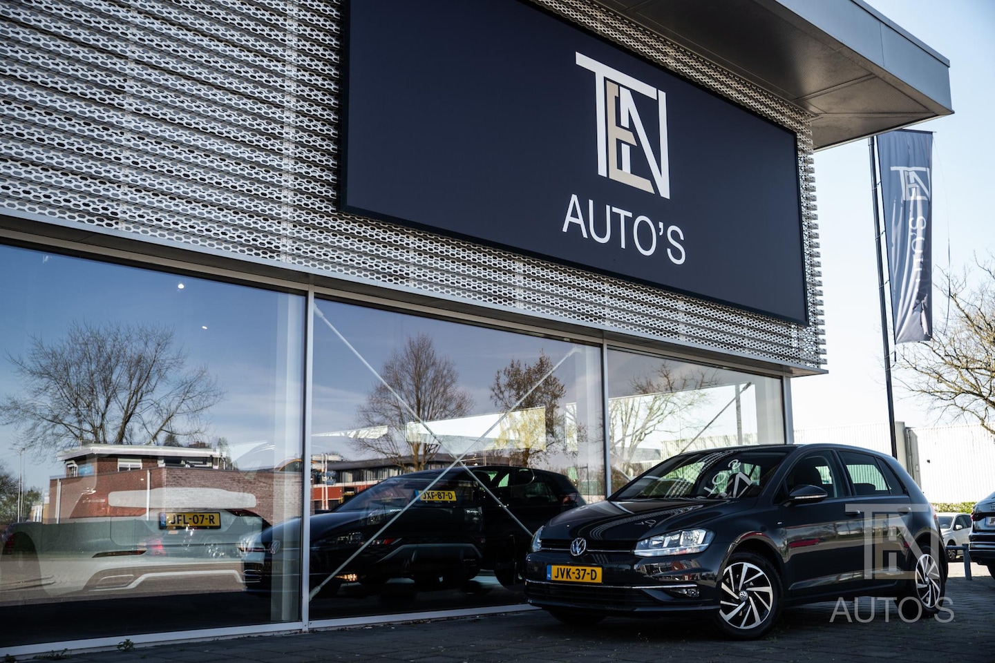 Volkswagen Golf - 1.0 TSI | Camera | CarPlay | Stoelverwarming - AutoWereld.nl