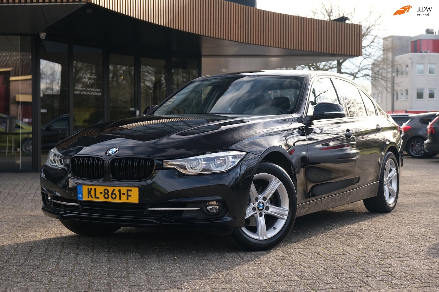 BMW 3-serie - 318i Luxury|Rijklaar!|Clima|Xenon|Stoelverwarming|PDC|Cruise - AutoWereld.nl