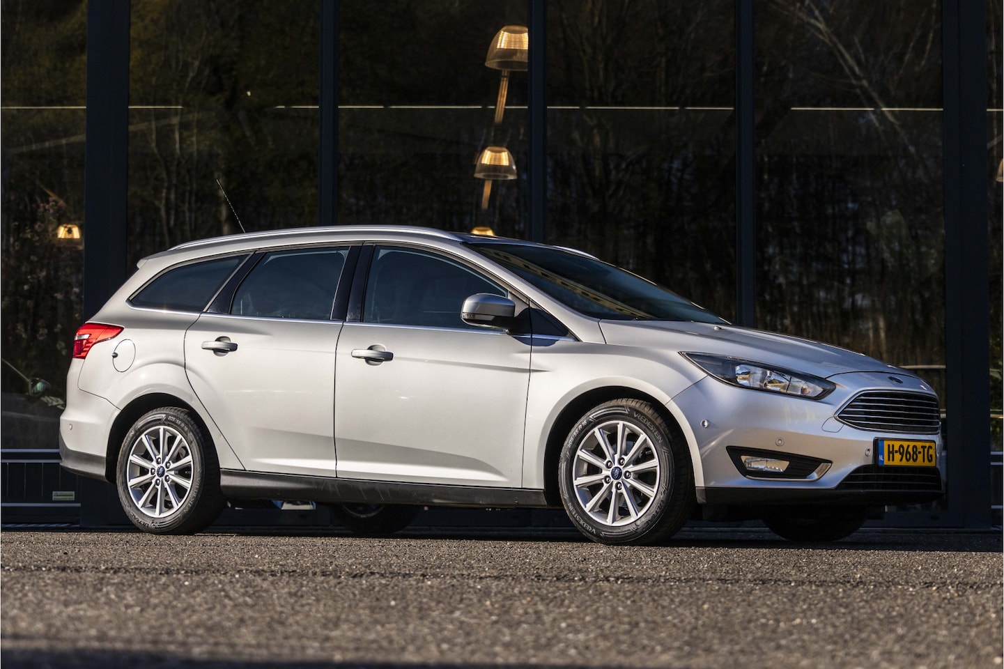 Ford Focus Wagon - 1.0 Titanium 1.0 Titanium - AutoWereld.nl