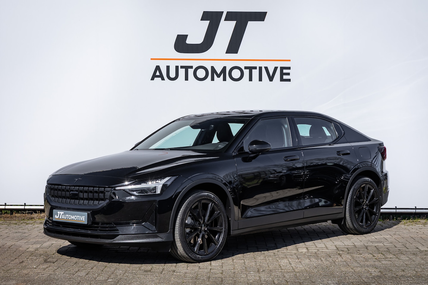 Polestar 2 - SRSM 63kWh Camera | Cruise Adaptive | Stoelverwarming| Elektrische stoelen met memory | El - AutoWereld.nl