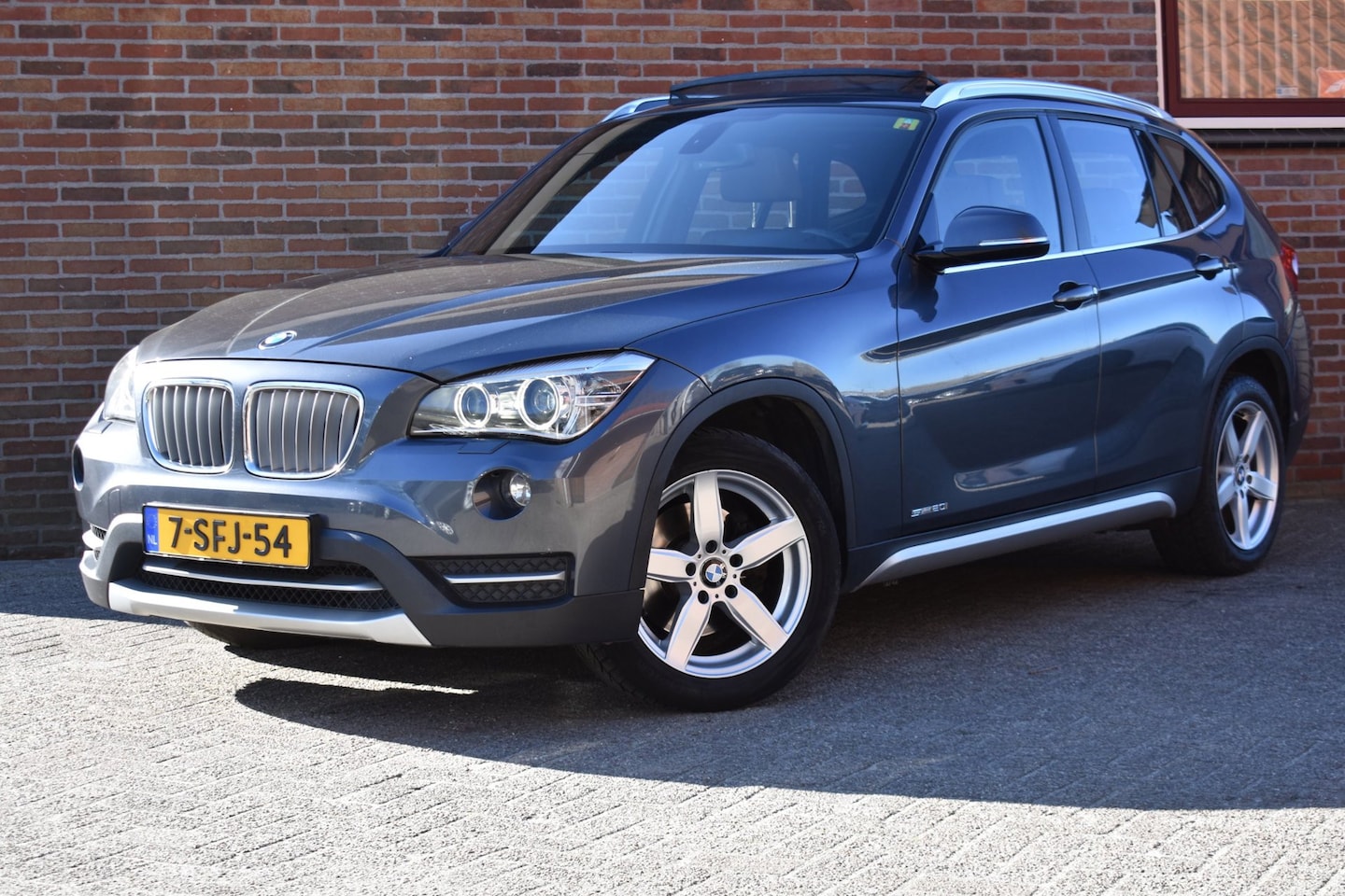 BMW X1 - SDrive20i '13 Pano Xenon Leder Clima Navi Cruise Inruil mogelijk - AutoWereld.nl