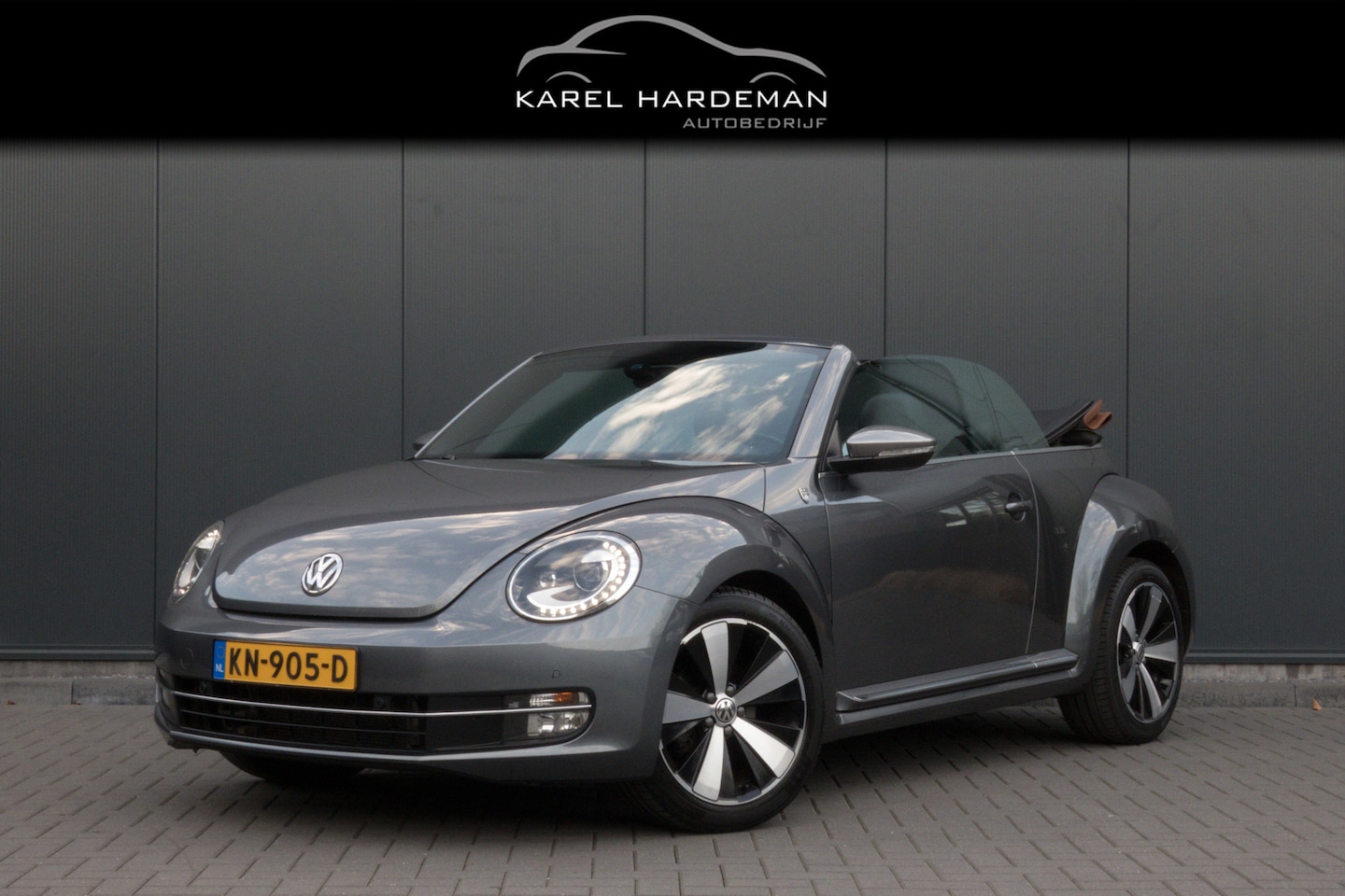 Volkswagen Beetle Cabriolet - 1.4 TSI Sport BlueMotion KARMAN | STOELVERWARMING | ACHTERUITRIJCAMERA | KEYLESS - AutoWereld.nl