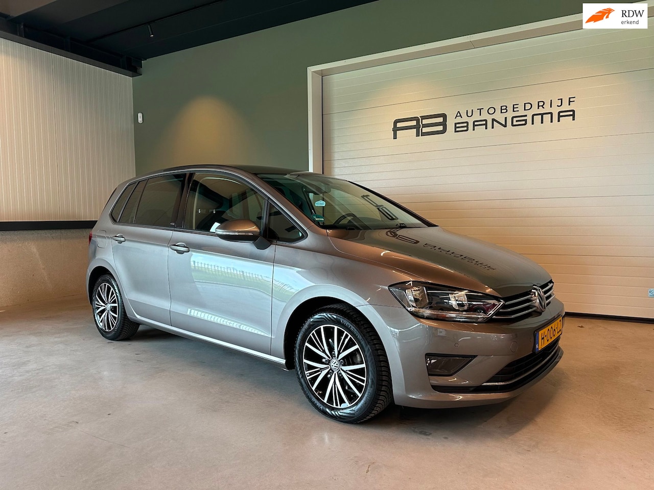 Volkswagen Golf Sportsvan - 1.4 TSI AUTOMAAT BUSINESS EDITION CONNECTED|CLIMA AIRCO|CRUISE CONTROL|TREKHAAK|ISOFIX|BLU - AutoWereld.nl