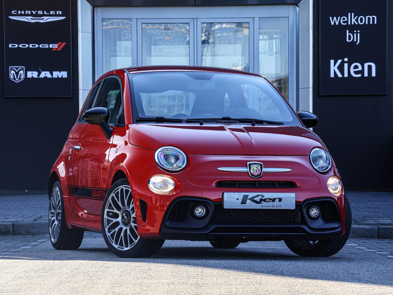 Fiat 500 Abarth - 1.4 T-Jet 595 | Apple Carplay | Navi | Sportstoelen | - AutoWereld.nl