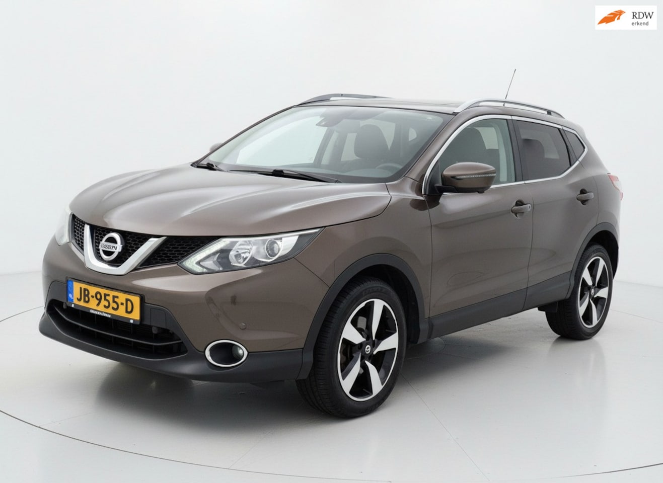 Nissan Qashqai - 1.2 N-Connecta Pano|Camera|Trekhaak! - AutoWereld.nl
