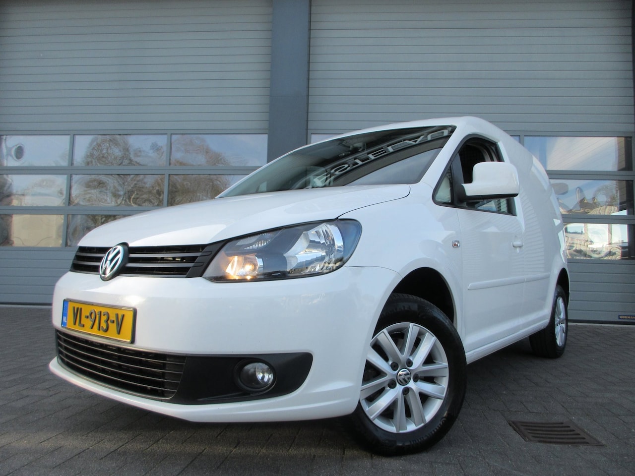 Volkswagen Caddy - 1.6 TDI airco navigatie - AutoWereld.nl