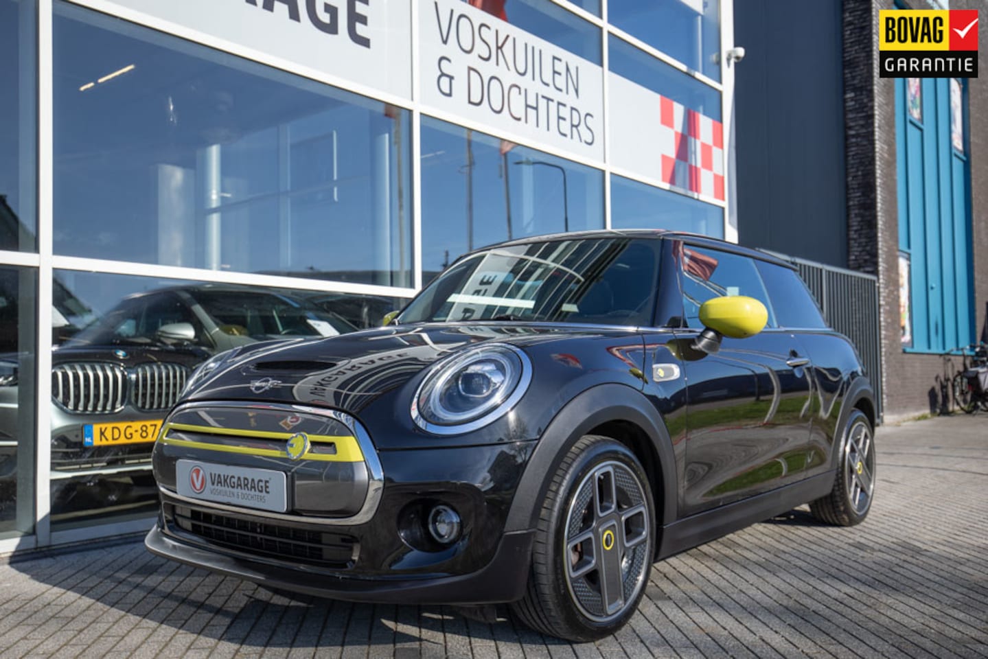MINI Mini-Electric - Greenwich 33 kWh | Panoramadak | Verwarmde stoelen | Camera - AutoWereld.nl