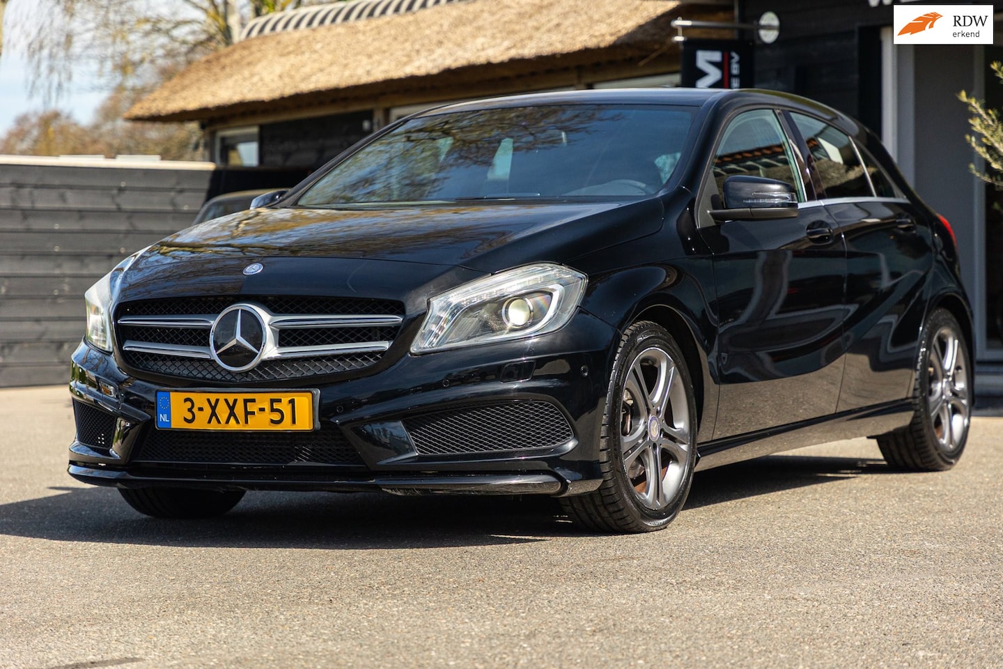 Mercedes-Benz A-klasse - 180 AMG- line I stoelverwarming I Clima I perfect onderhoud I - AutoWereld.nl