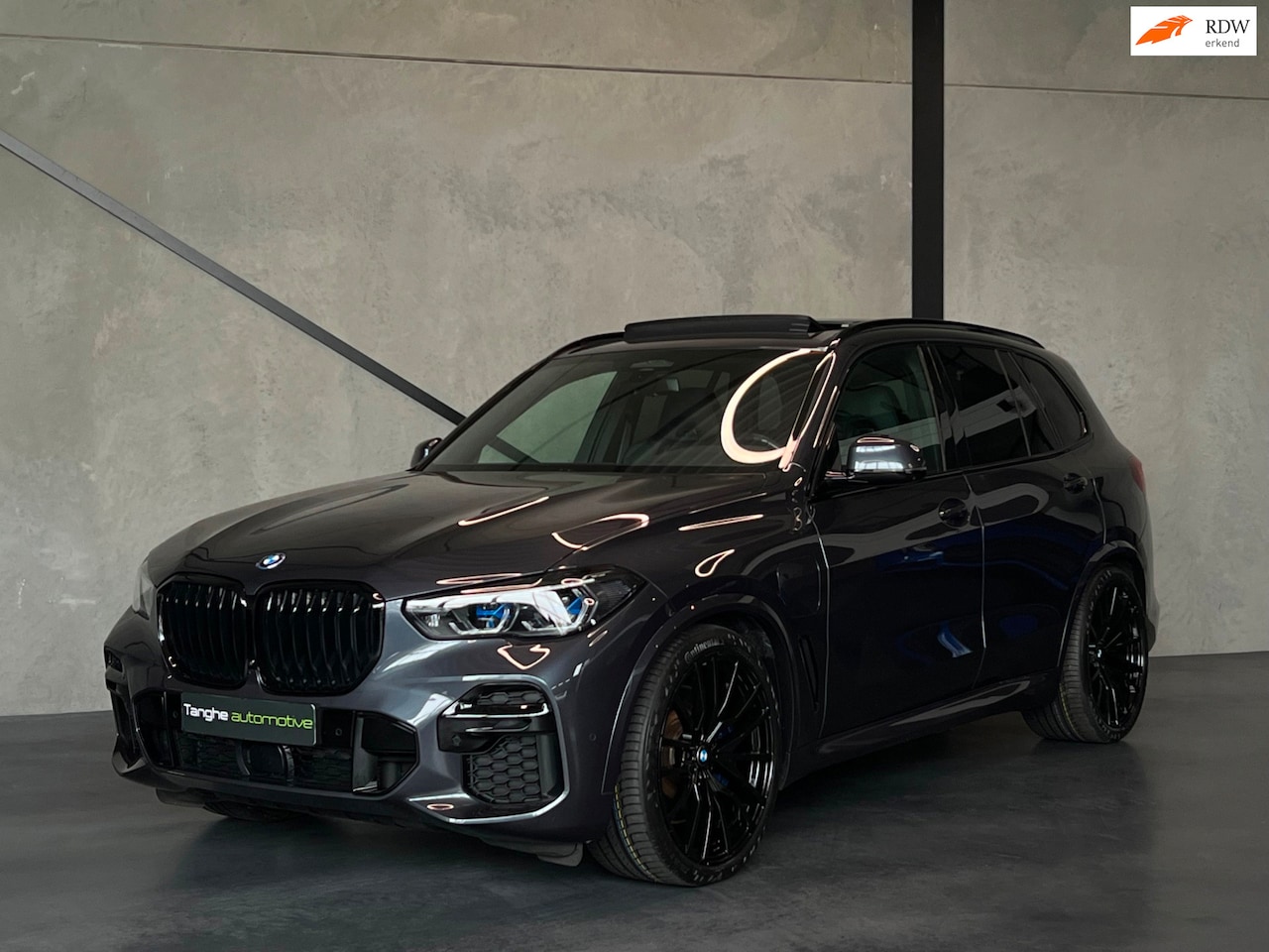 BMW X5 - XDrive45e M-sport,Softclose,Laser,Pano,Stoelventilatie - AutoWereld.nl