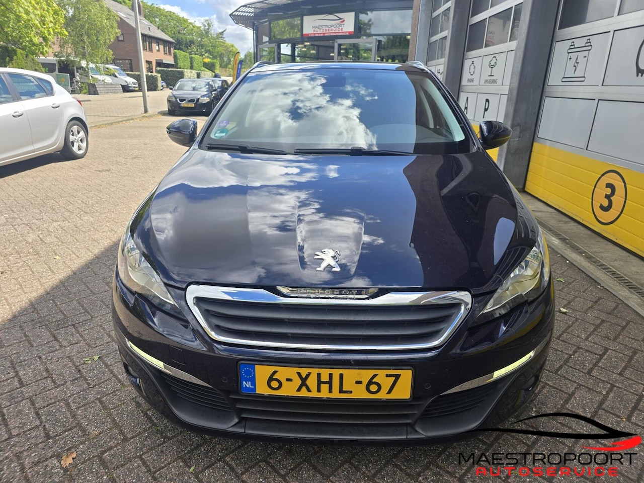 Peugeot 308 SW - 1.2 PureTech Blue Lease Executive 1.2 PureTech Blue Lease Executive - AutoWereld.nl