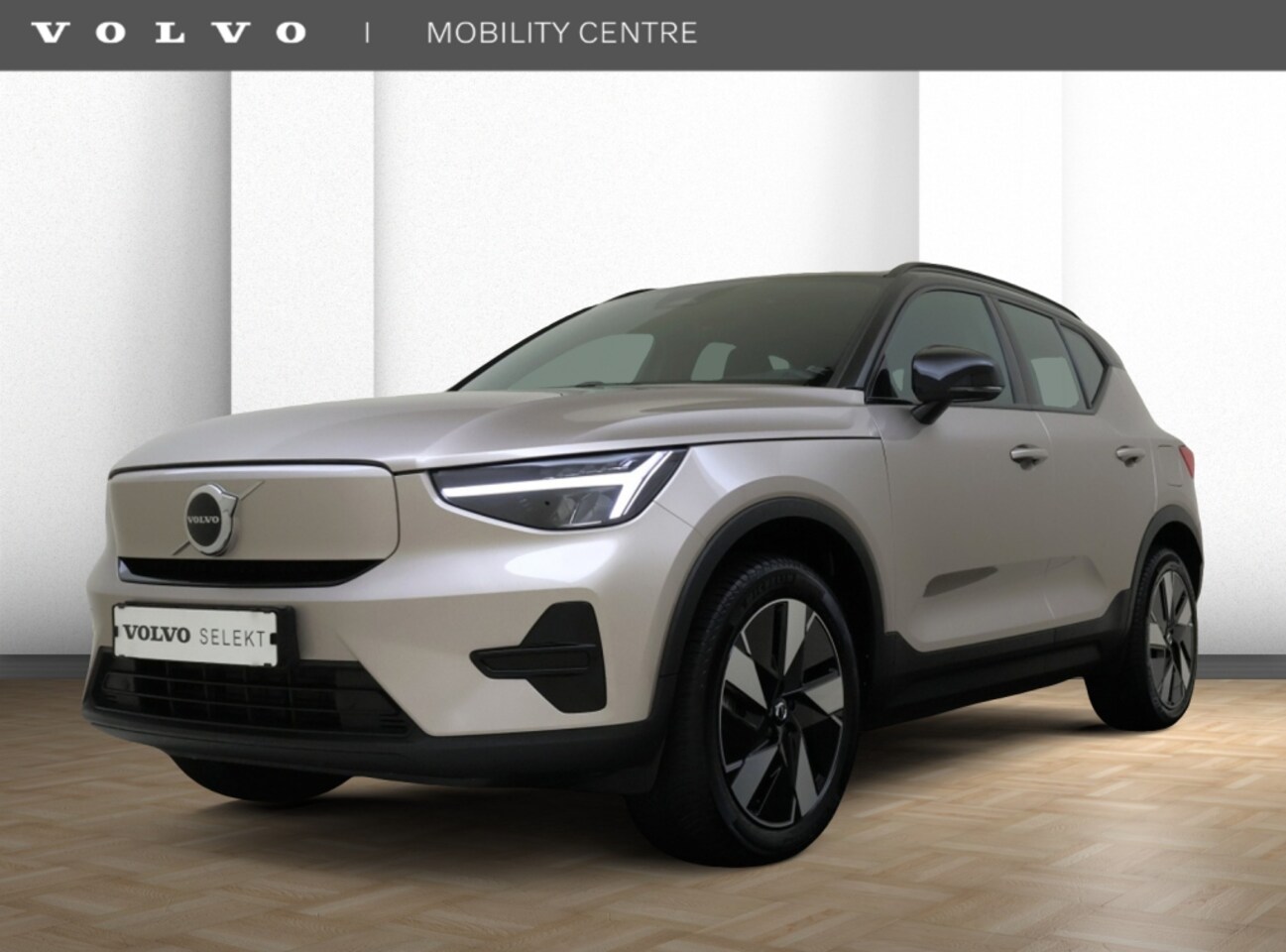 Volvo XC40 - Extended Plus 82 kWh | Trekhaak | Two-Tone | All-Seasonbanden - AutoWereld.nl