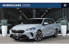 BMW 1-serie - 120 M Sport Automaat / Panoramadak / Sportstoelen / M Adaptief onderstel / Achteruitrijcam