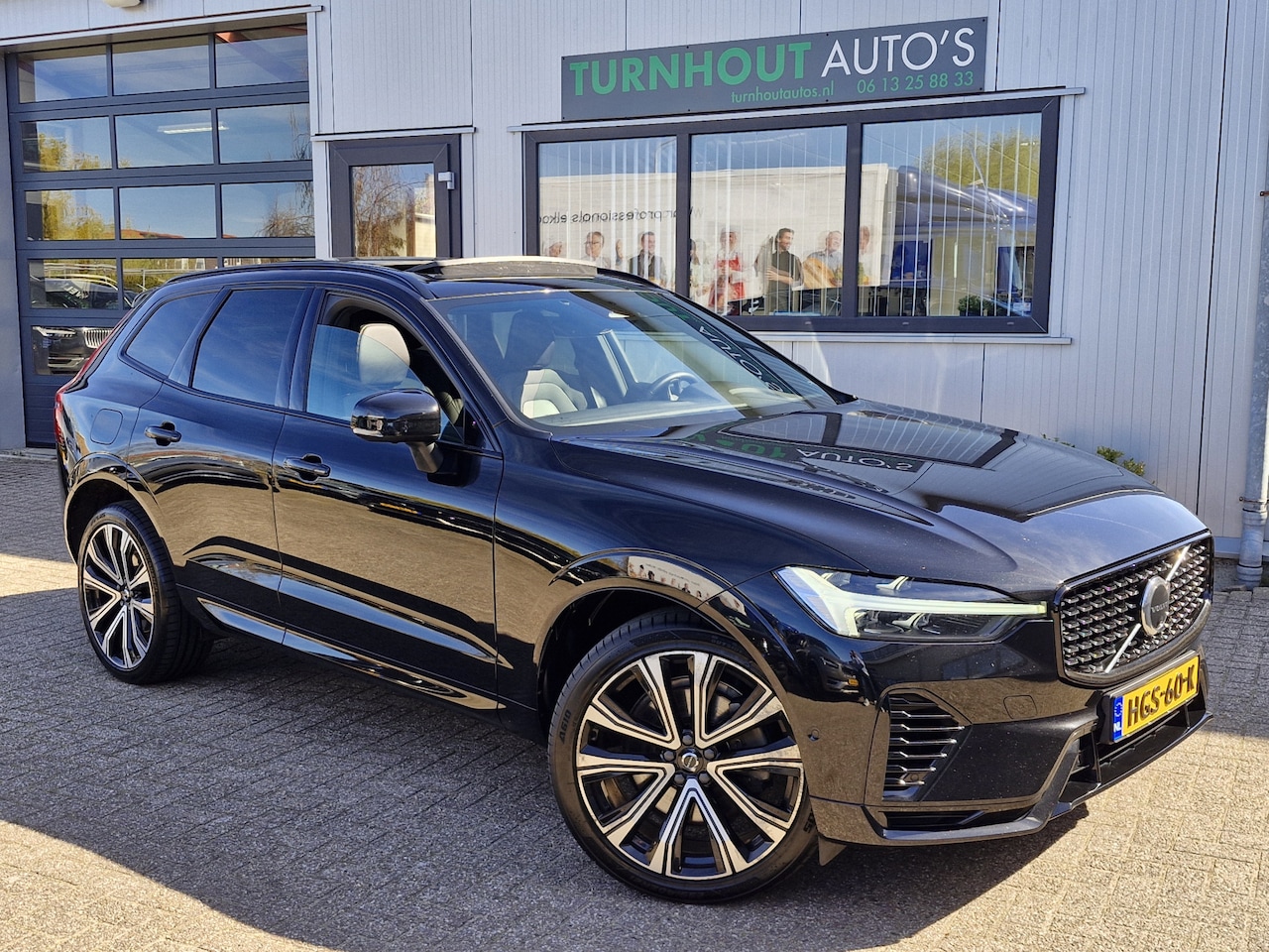 Volvo XC60 - T6 Recharge hybrid AWD R-design DARK NIEUW MODEL pano | 360 | 21'' | elekt stoelen etc - AutoWereld.nl
