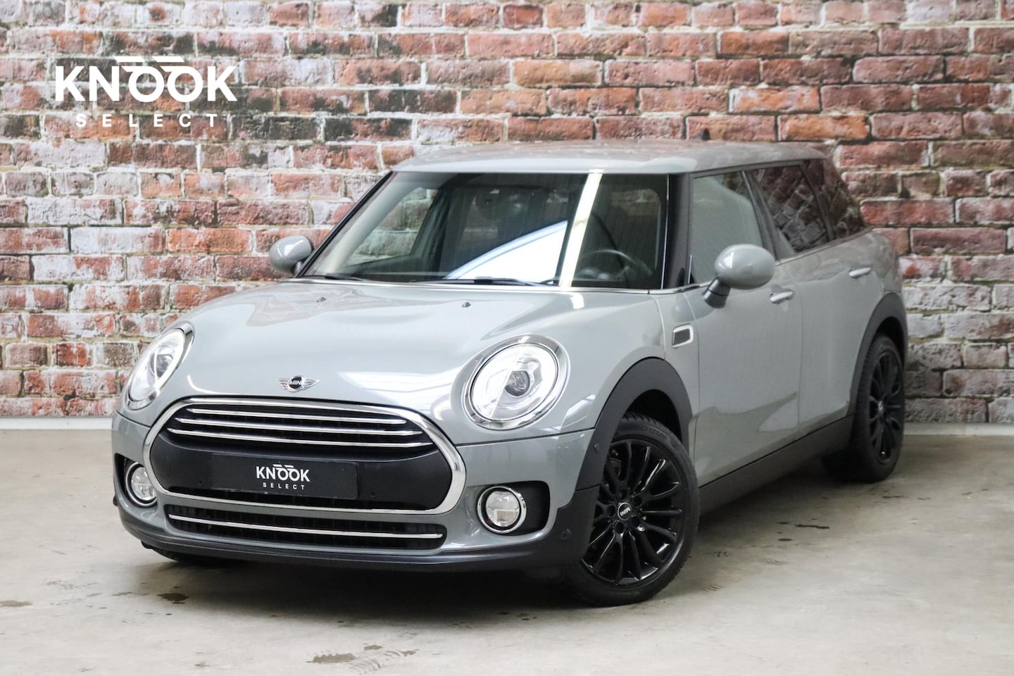 MINI Clubman - One Salt Business / Navigatie / LED / Climate Control / Parkeersensoren voor+achter / 16 I - AutoWereld.nl