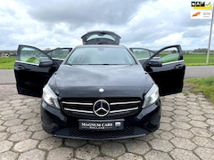 Mercedes-Benz A-klasse - 180 NAP 5D LEDER XENON TREKHAAK NW APK NAVI SCHERM